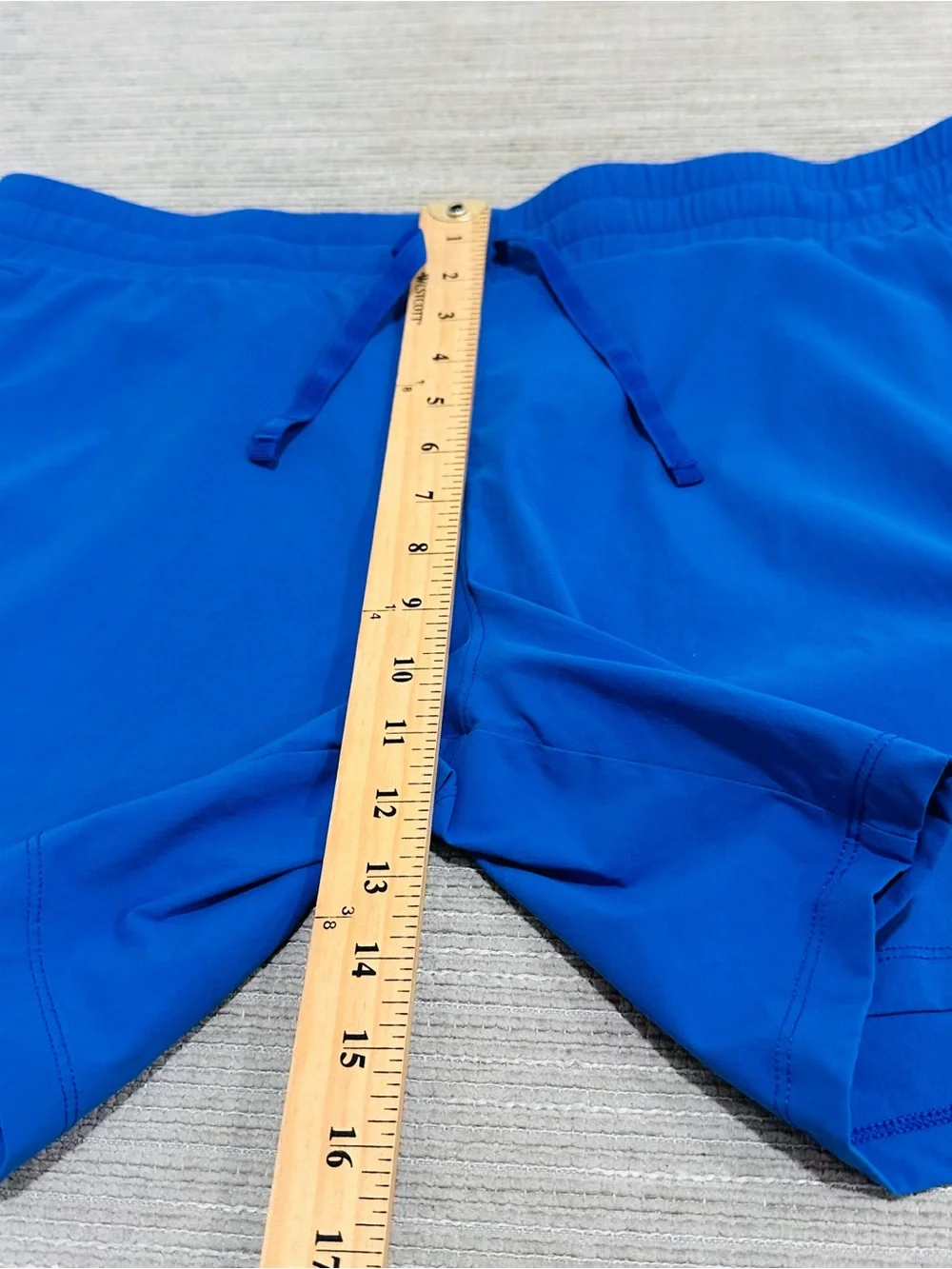Tuff Athletics Women's Active Athletic Shorts Blue Size L Nylon Spandex Pockets